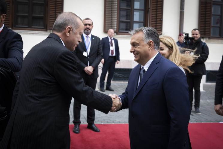 Эрдоган и Орбан снова против: Когда Запа…