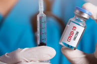 Темпи COVID-вакцинації упали в десятки р…
