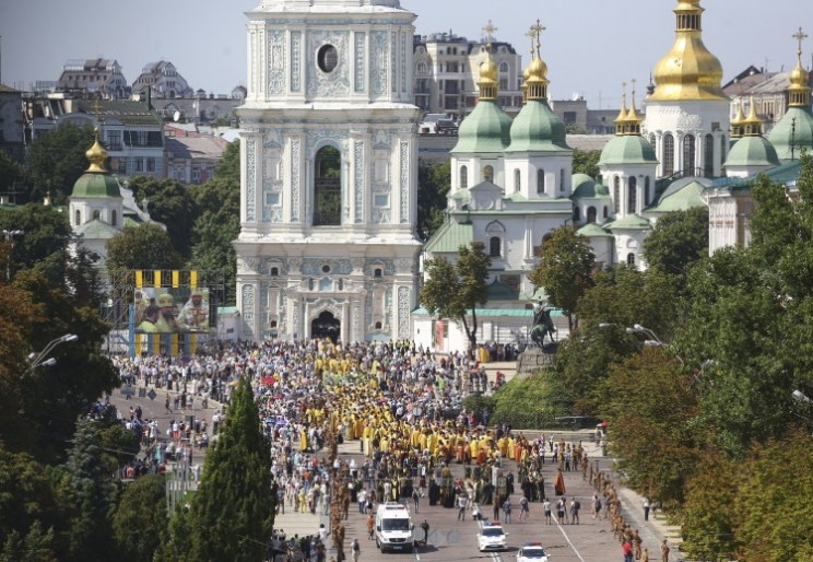 Як віряни ПЦУ вперше пішли ходою до річн…