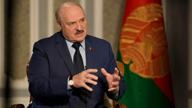 Лукашенко "нарисовал" попытку удара по в…