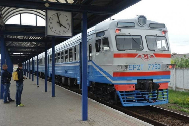 "Укрзалізниця" запускає потяги з Ужгород…