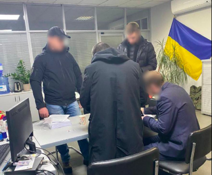 Правоохоронці піймали столичних митників…