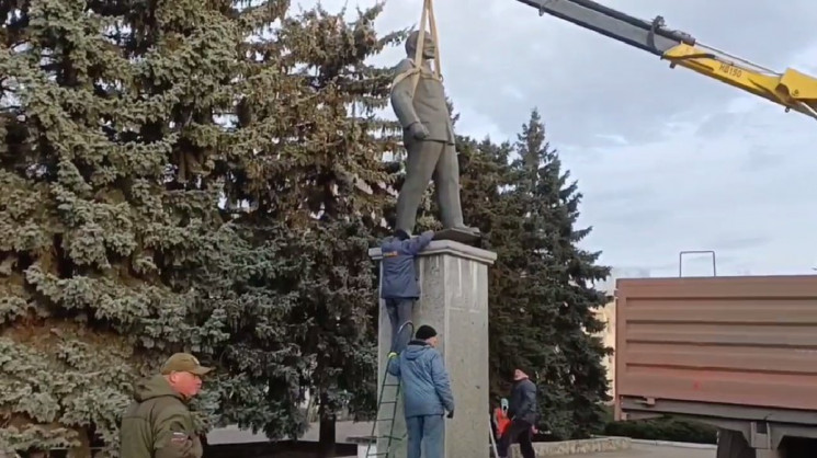 В окупованому Світлодарську на Донеччині…