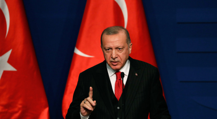 Эрдоган не оставляет попыток стать посре…