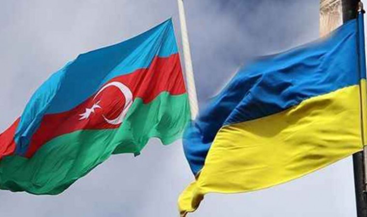 Свет из Баку: Азербайджанцы помогают укр…
