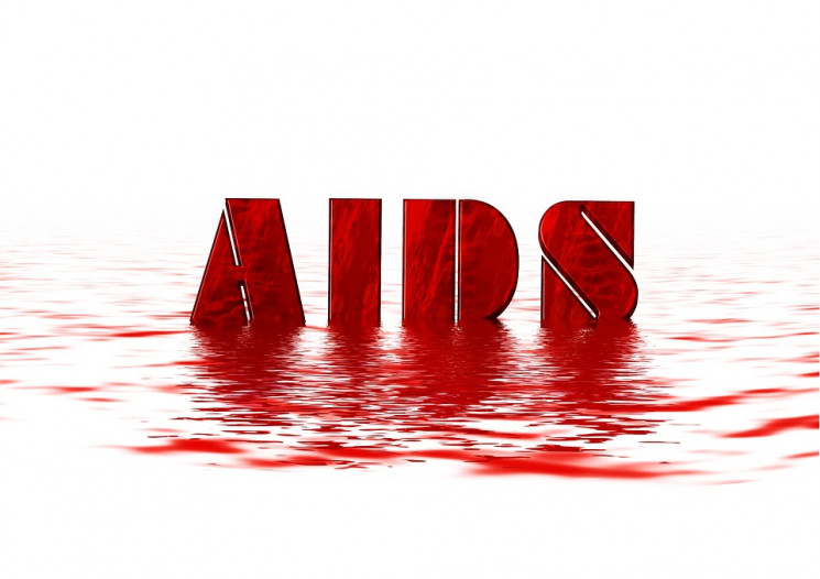 Минулого року внаслідок ВІЛ померло пона…