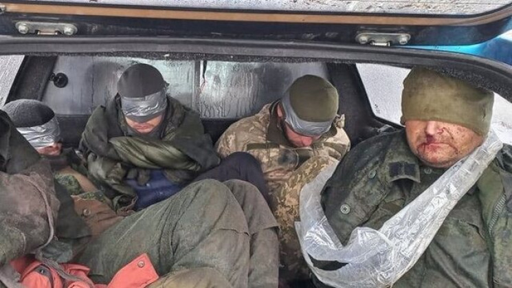 Російські вояки потрапляють в полон до З…
