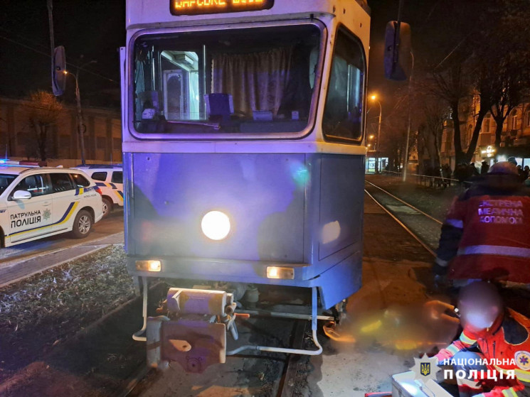 На неповнолітню у Вінниці наїхав трамвай…