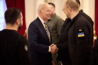 Байден встретился с ключевыми украинским…