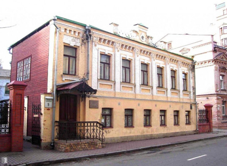 У Кличко превратили музей Пушкина в "Уса…