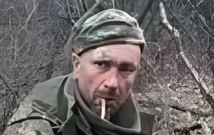 Расстрел россиянами украинского военного…