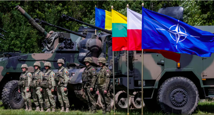 НАТО розмістить на кордонах з РФ 300 тис…