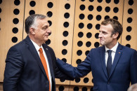 Странный союз: Как Макрон с Орбаном разв…