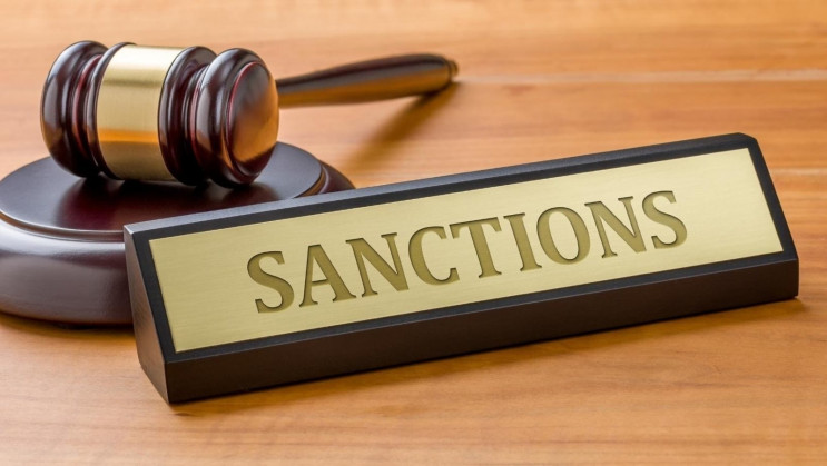 Зеленский ввел санкции против "Яндекса"…