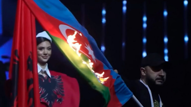 Сожжение флага Азербайджана: Как пропути…