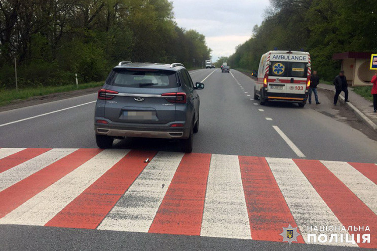 Неподалік Хмельницького автівка збила мо…