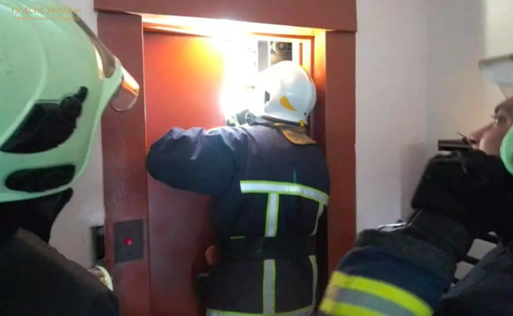 В Івано-Франківську обірвався трос ліфта…