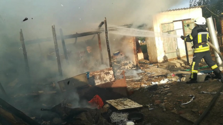 Мощный пожар в херсонском селе уничтожил…