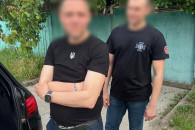 Посадовця Одеської ОДА та 5 його співуча…