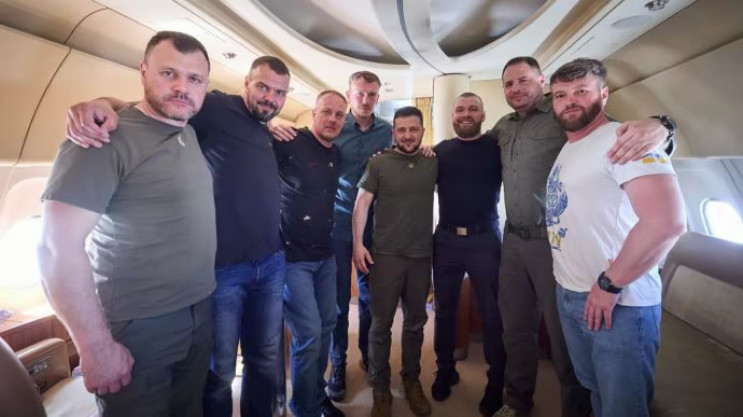 Командири "Азовсталі" повертаються з Тур…