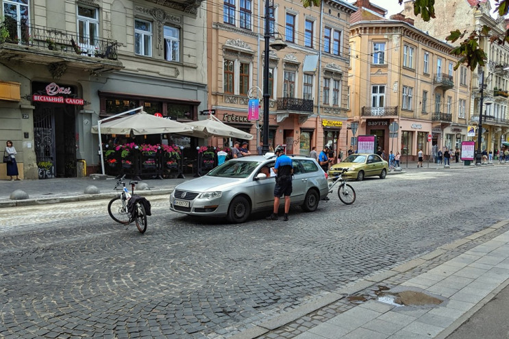 Як львівські поліцейські на велосипедах…