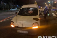 У Києві водій збив військову, яка несла…