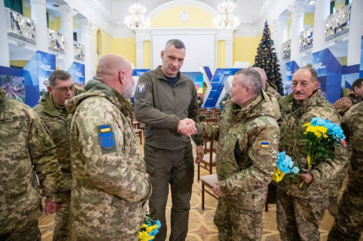 Кличко наградил военнослужащих "киевских…