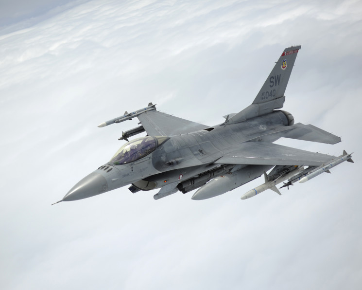 Перші F-16 готують для відправки в Украї…