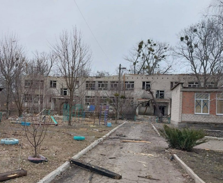 В Харьковской области оккупанты сбросили…