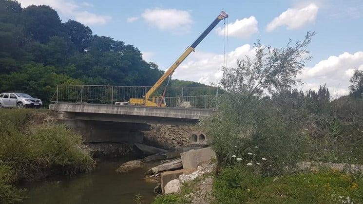 Міст через Жванець відновлюють на Хмельн…