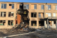 Враг артиллерией разбил школу в Харьковс…