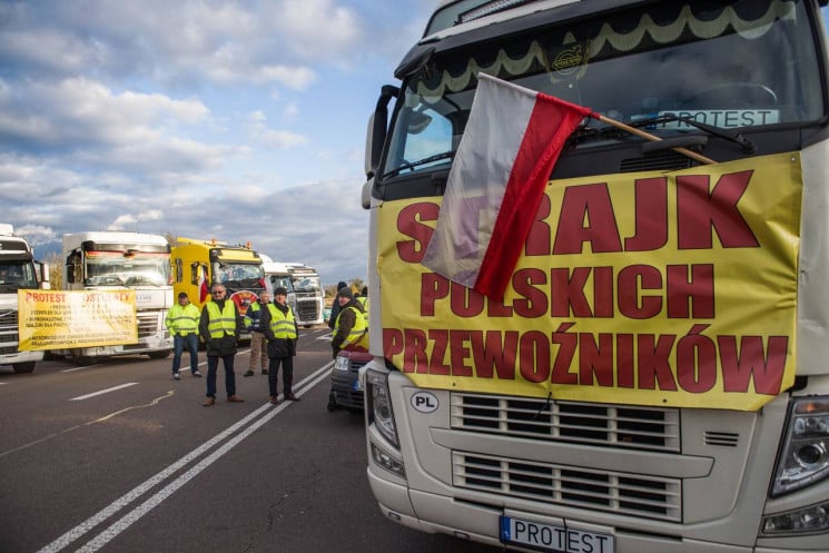 Страйк поляків: На кордоні заблоковані в…
