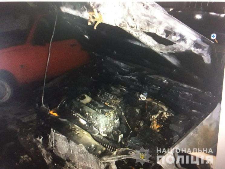 На Салтовке огонь уничтожил Chevrolet: В…