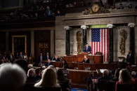 Битва за $61 млрд: Как Конгресс поддержа…