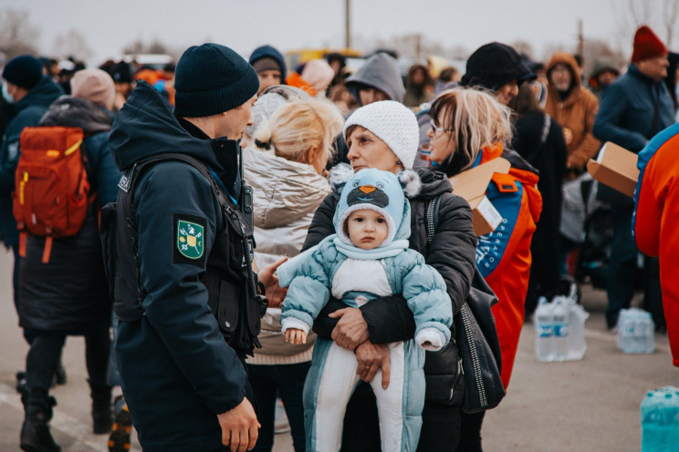 Украинские беженцы объединились, чтобы н…