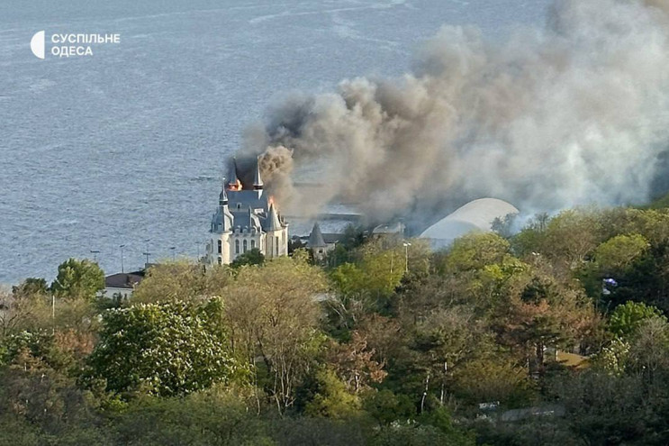 В Одесі уламки ракети впали на будинок о…