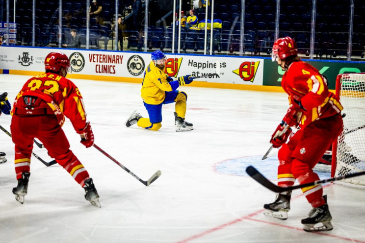Украина разгромила Китай на хоккейной пл…