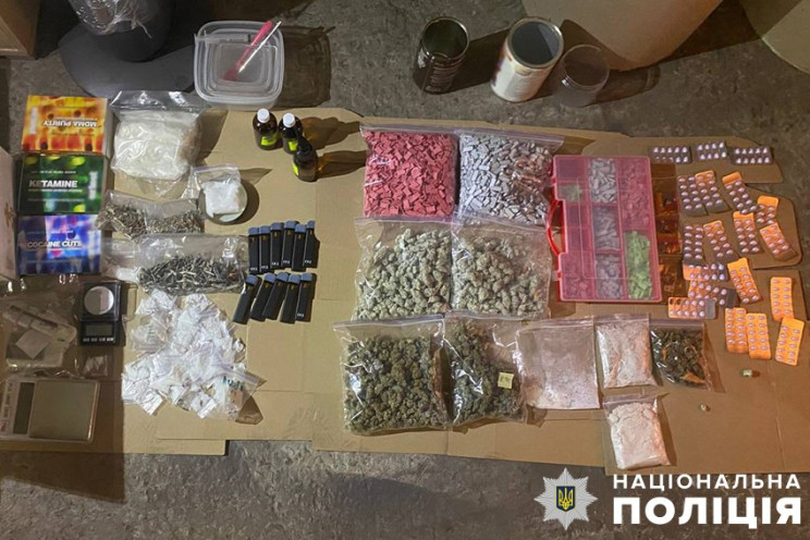 У Києві затримали наркозбувача з "товаро…