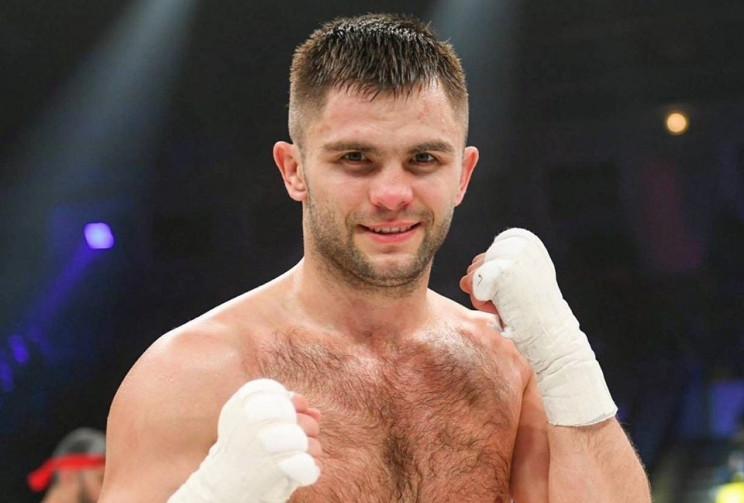 Відомий український боксер відправив у в…