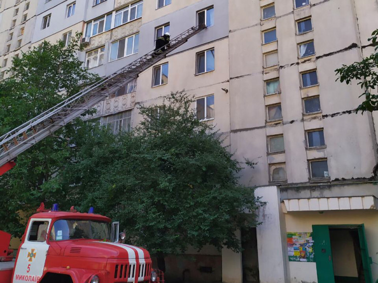 У Миколаєві літня жінка не могла вийти і…