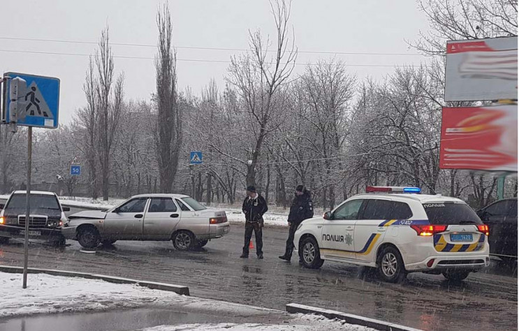 У Бердянську через негоду побилися автів…