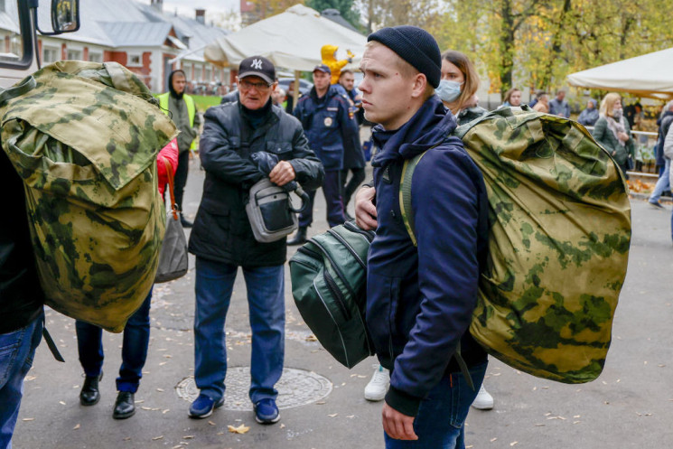 Россияне стали острее воспринимать военн…