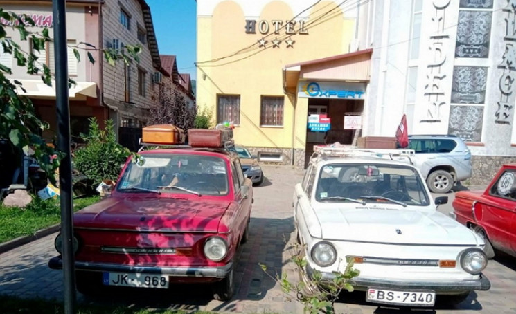 Як латвійські туристи мандрують Закарпат…