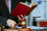 У Миколаєві суд відправив під варту війс…
