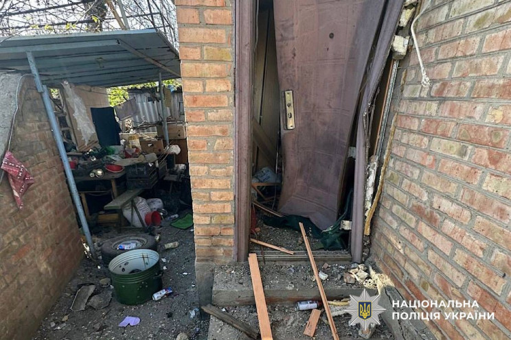 Окупанти вдарили дроном по Нікополю: Пос…