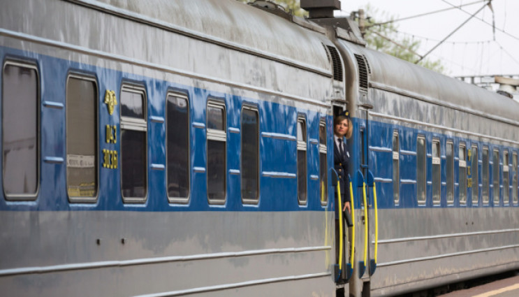 В потязі сполученням Рахів - Київ помер…