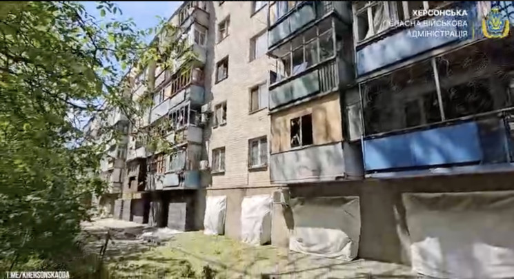 Рашисти знову обстріляли Херсон: Є поран…