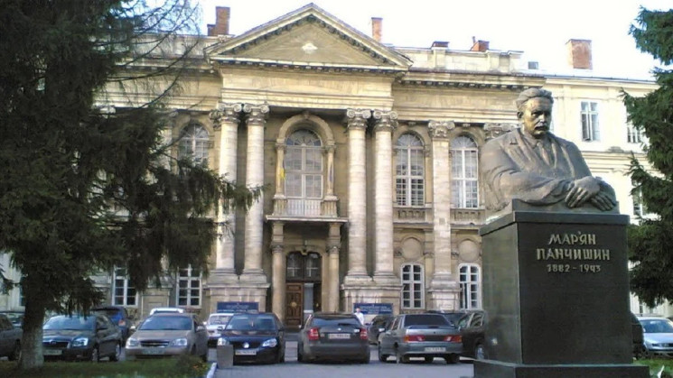 Львівську обласну клінічну лікарню перед…