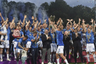 Кто за тридцатым "золотом", кто "на выле…