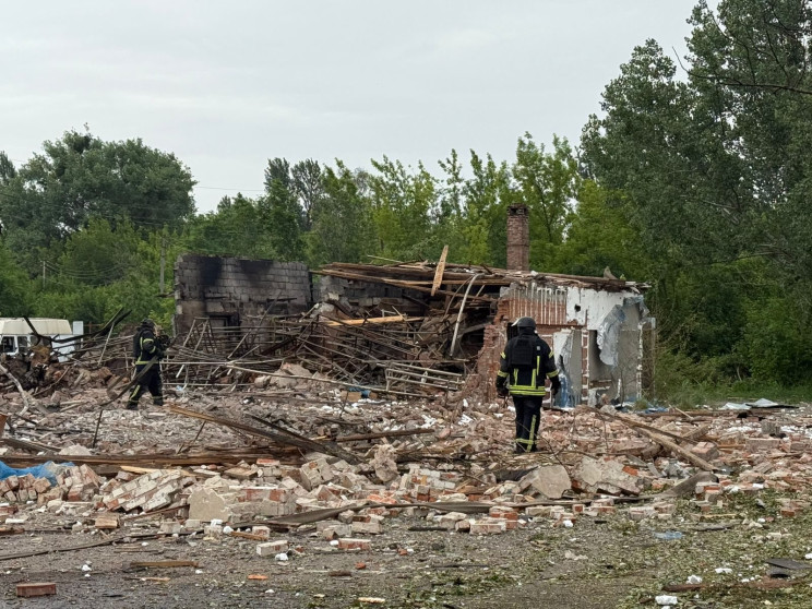 Окупанти вночі атакували Слов'янськ 12 "…